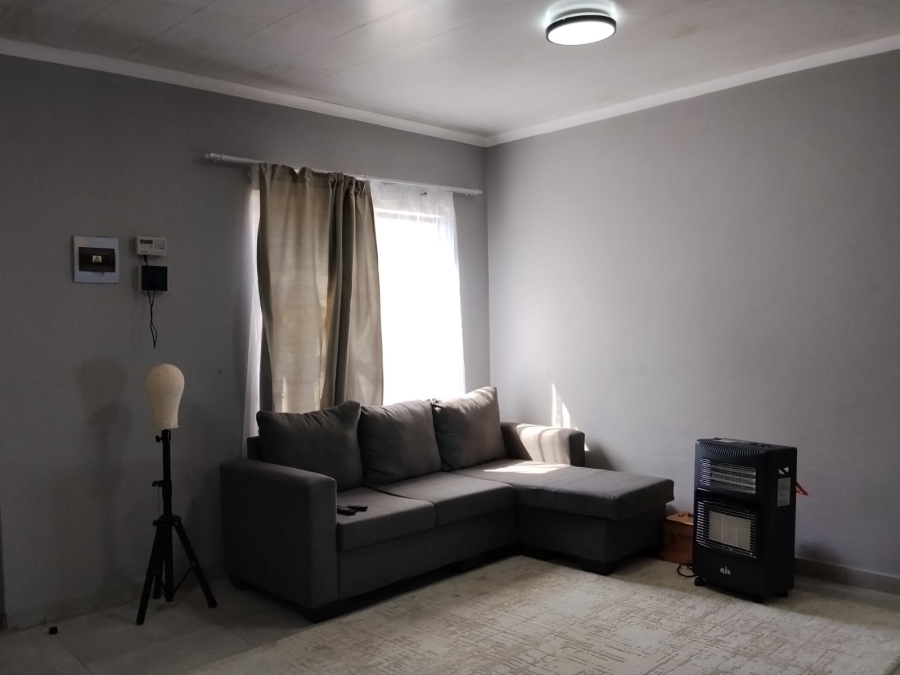 To Let 1 Bedroom Property for Rent in Oos Einde North West